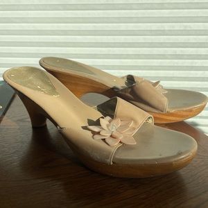 Liz Clariborne Flower Heeled Sandals